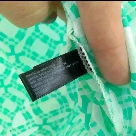 🌻THE LIMITED GREEN TOP - Picture 3 of 5